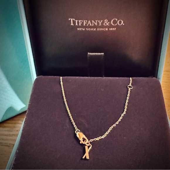 Authentic Tiffany’s 18K Yellow Gold Atlas X Closed Interlocking Pendent Necklace - Picture 7 of 12